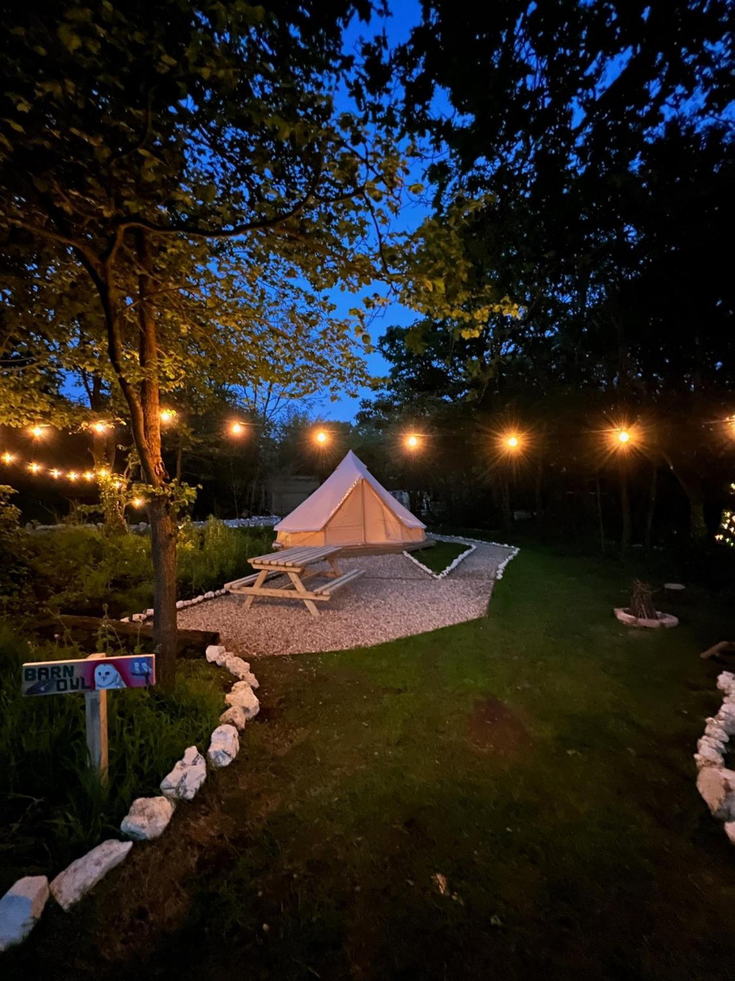 Готель Glamping At Camp Corve Chale Екстер'єр фото